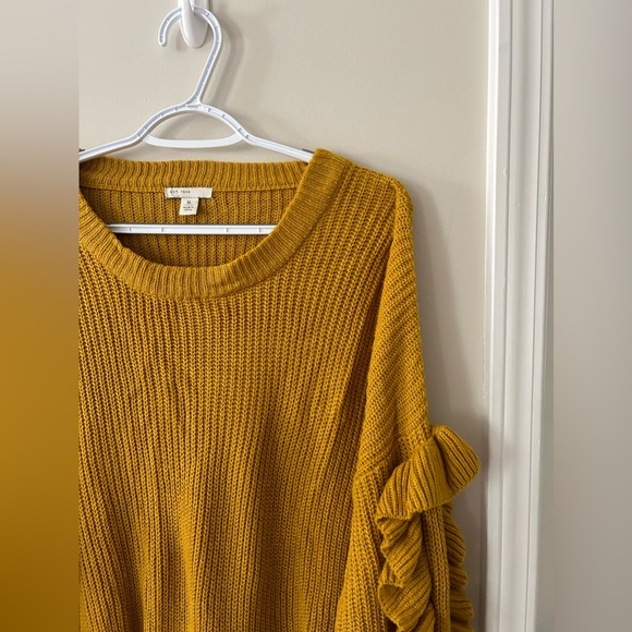 Mustard ruffle sleeve sweater - Picture 2 of 5